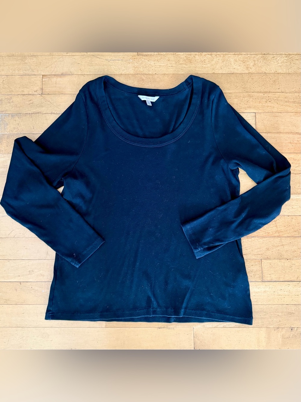 Banana Republic Black Scoop-Neck Long Sleeve Tee
